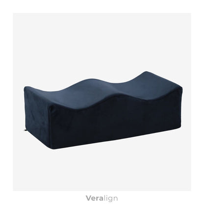 Coussin de repos pour jambes Veralign couleur Nuit, s'adapte à la morphologie pour un maintien stable pendant le sommeil.