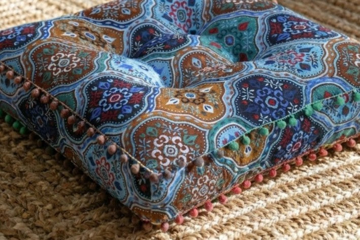 Coussin_carre_marocain_bleu_zoom