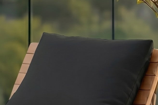 Coussin_exterieur_fauteuil_waterproof_Noir_focus