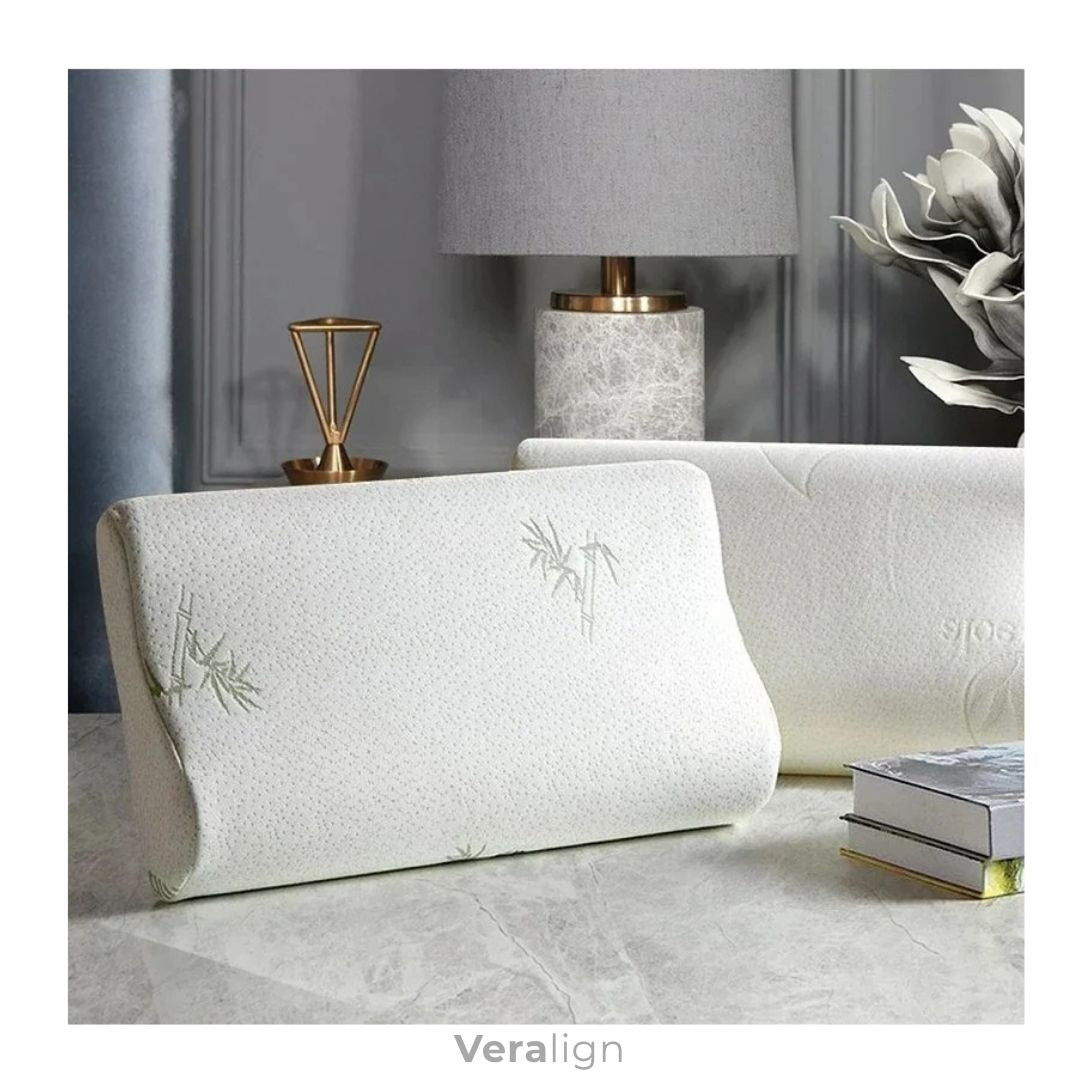 Oreiller cervical à mémoire de forme Veralign avec housse en fibre de bambou utilisé en situation de sommeil pour un alignement optimal de la nuque.