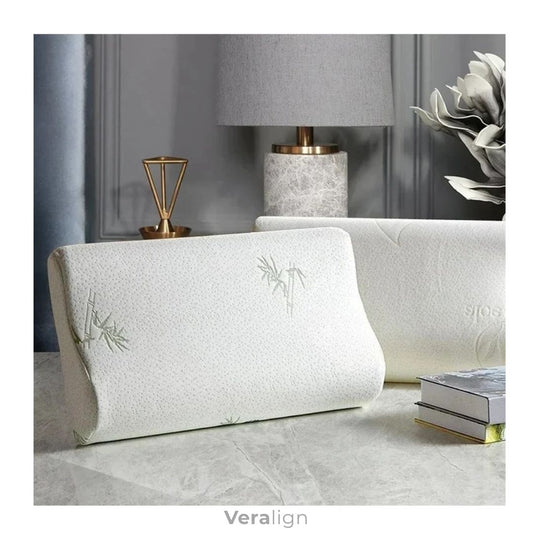 Oreiller cervical à mémoire de forme Veralign avec housse en fibre de bambou utilisé en situation de sommeil pour un alignement optimal de la nuque.