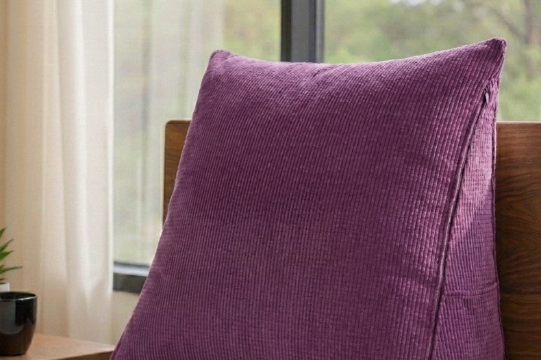 coussin_dossier_triangle_violet_zoom