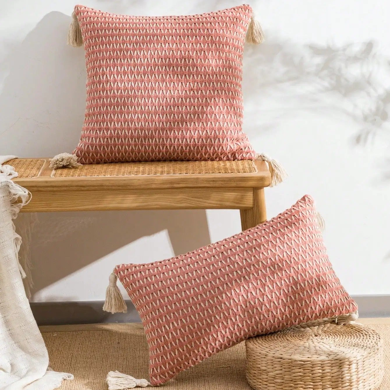 Housse de coussin en Maille et Pompons Jaune Moutarde