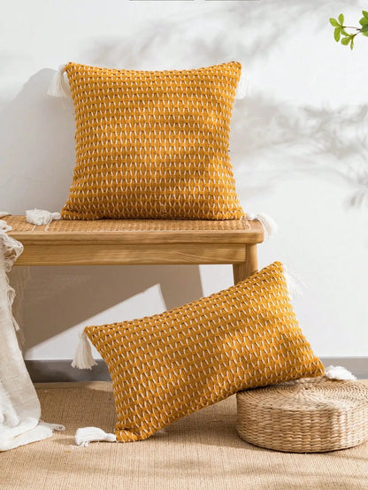Housse de coussin en Maille et Pompons Jaune Moutarde
