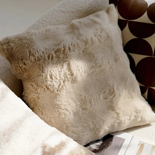 Housse de coussin en fausse fourrure Beige