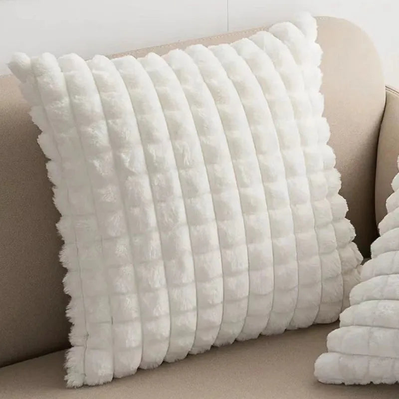 Housse de coussin fausse fourrure Velours Gaufré Blanc à carreaux en relief sur un canapé Beige, 45x45cm