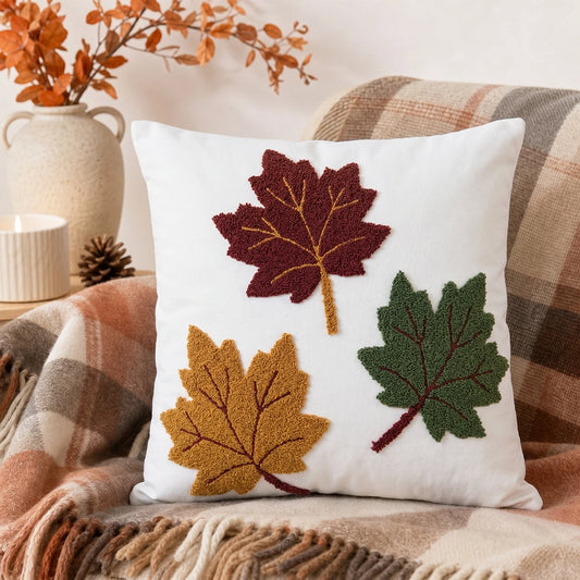 Housse de coussin Feuilles d'Érable avec trois feuilles Bordeaux, Jaune Moutarde et Vert sur fond Blanc, 45x45cm