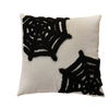 Housse de coussin Halloween Grosses Bouclettes Toiles d'araignée Noires sur fond Écru, format 45x45cm