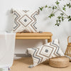 Housse de coussin motif Ethnique Bouclettes et Pompons Gris