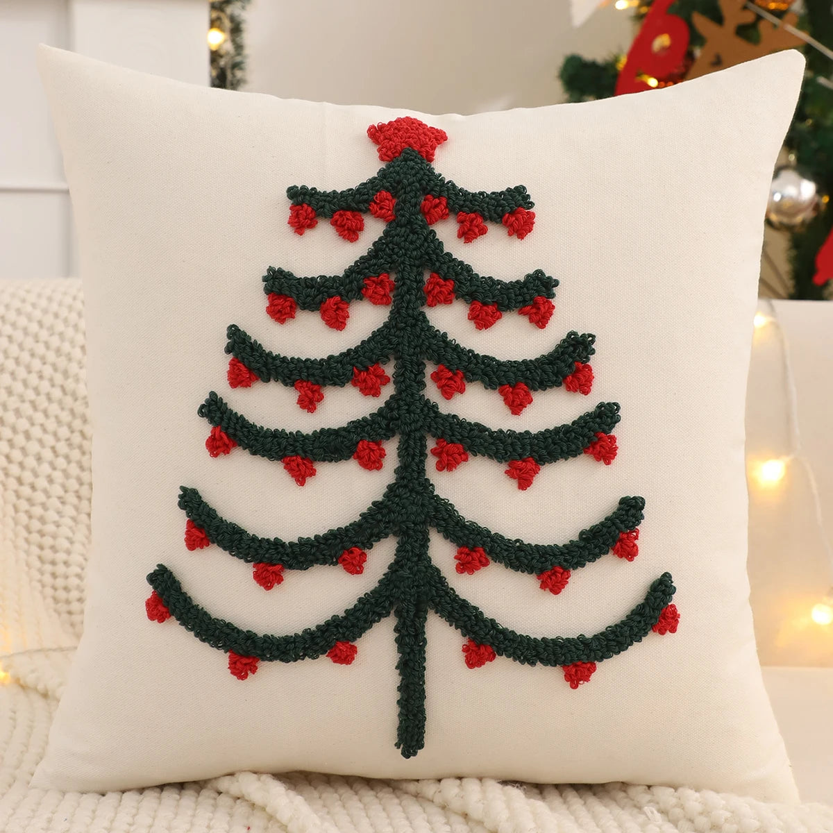 Housse de coussin de Noël bouclette avec un sapin Vert décoré de boules Rouges, 45x45cm