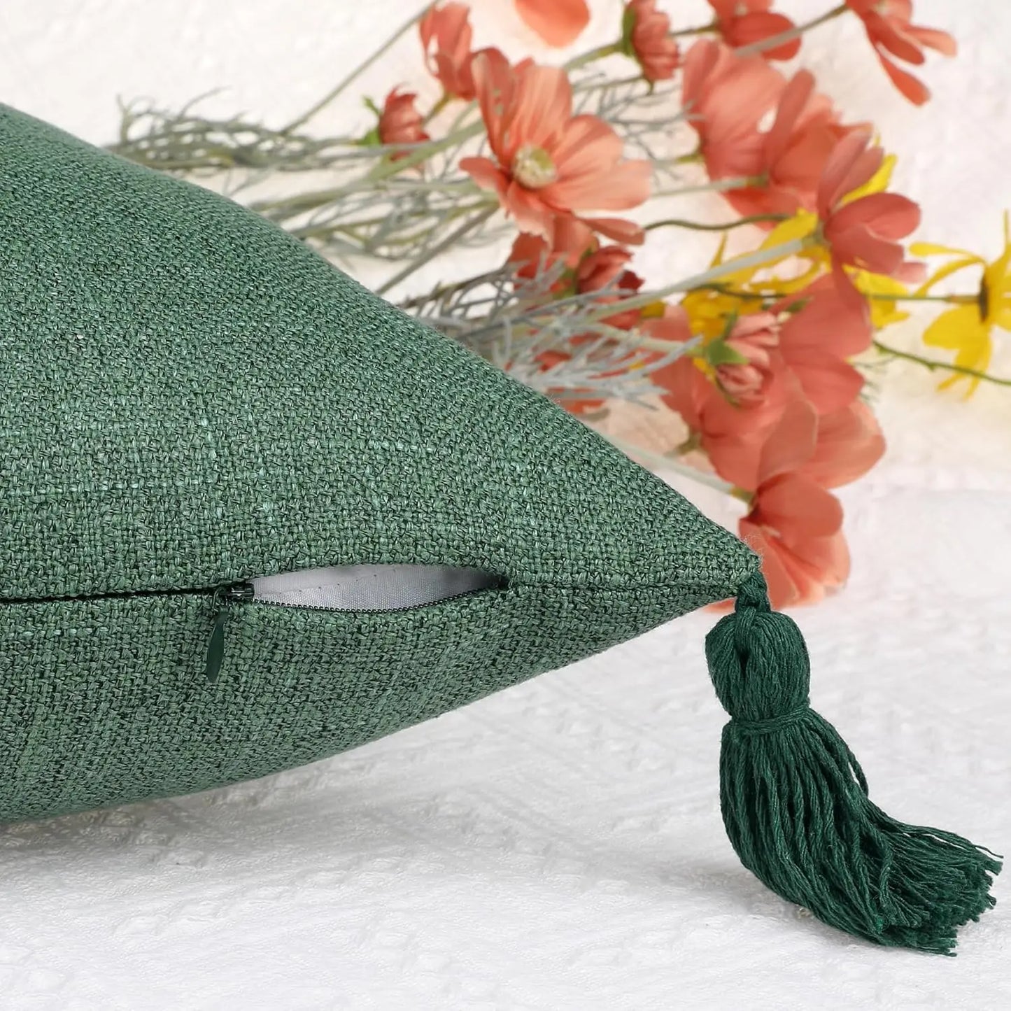 Lot de 2 housses de coussin 45x45<br> Pompons Lin Vert sapin