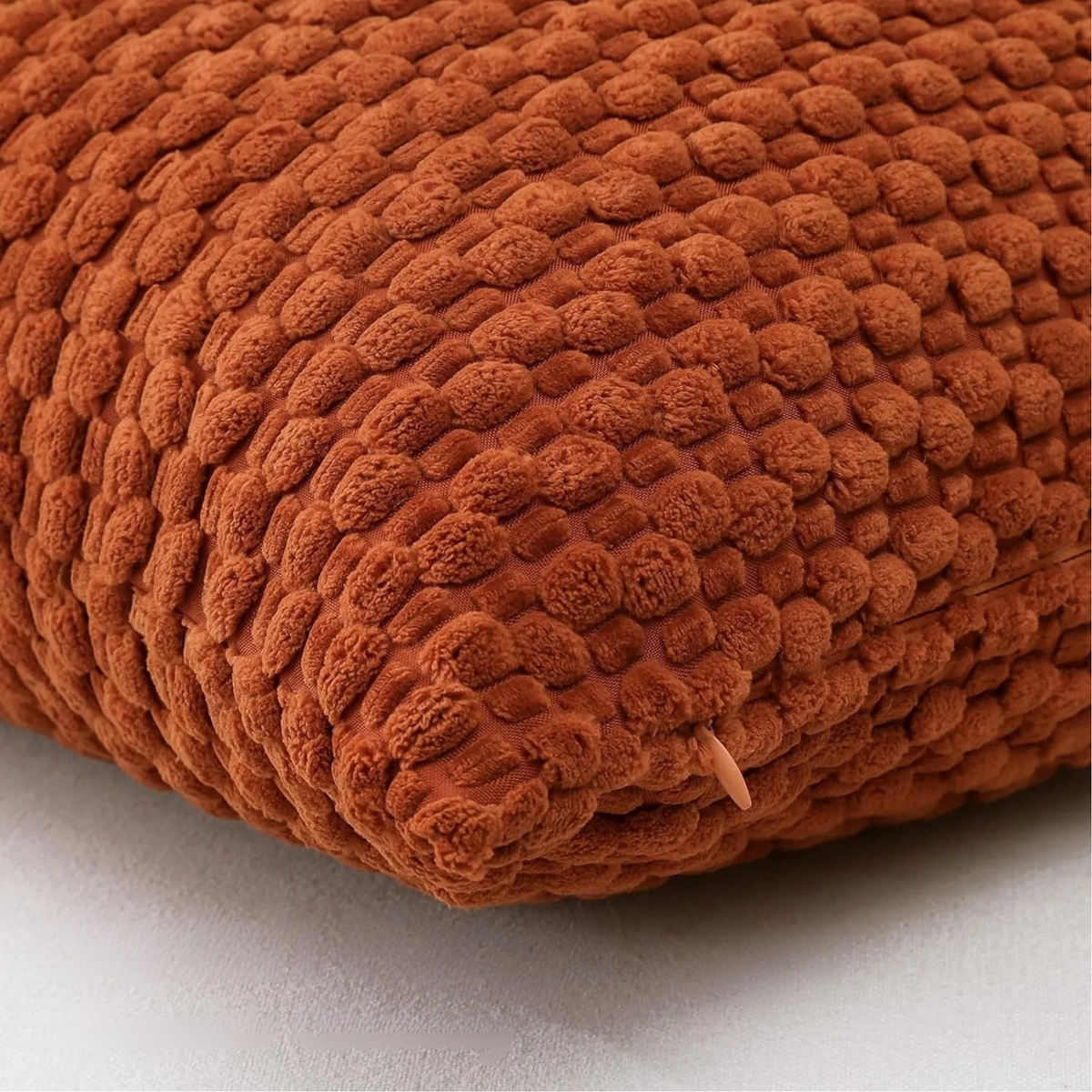 Housse de coussin Terracotta 30x50 cm velours 3D, détail du relief côtelé tricoté