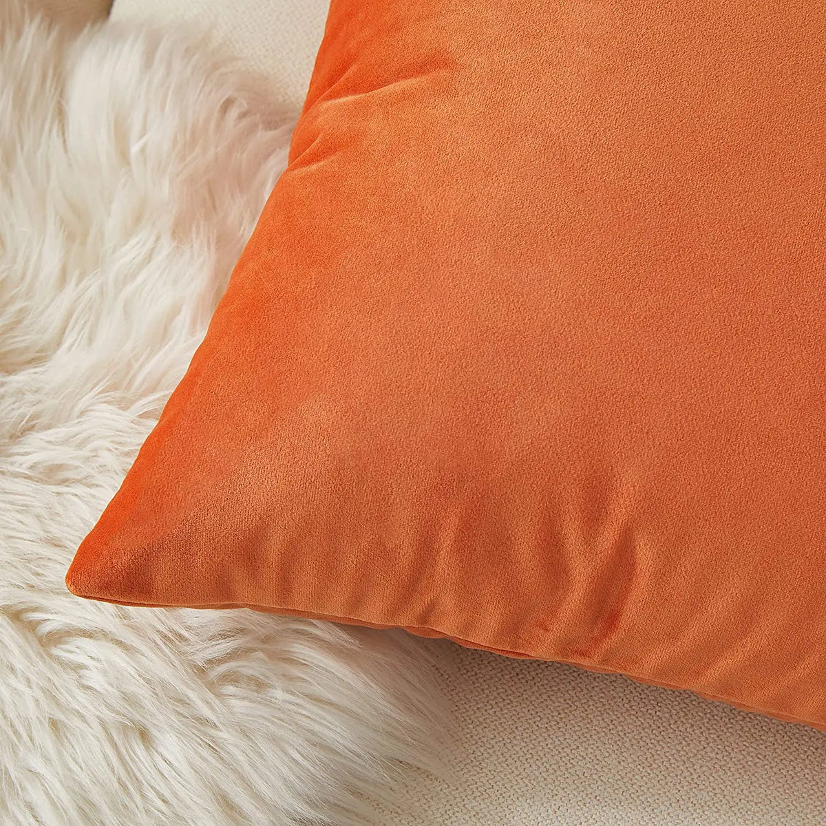 Housse de coussin en velours lisse Orange, vue d'ensemble